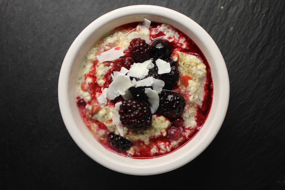 Overnight oats with berries