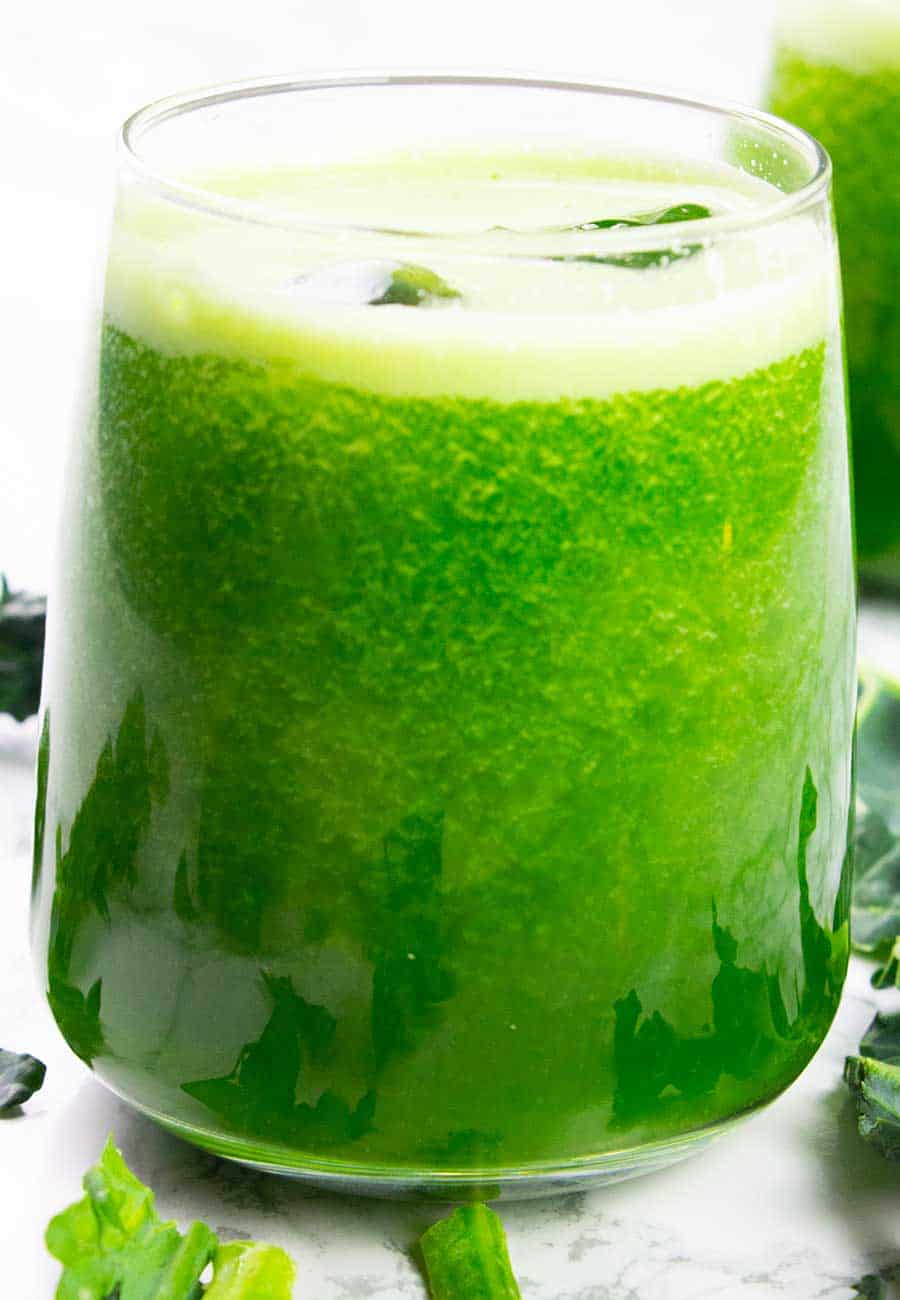 Kale juice recipe with pear and ginger