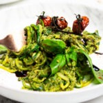 Vegan courgetti with pesto sauce