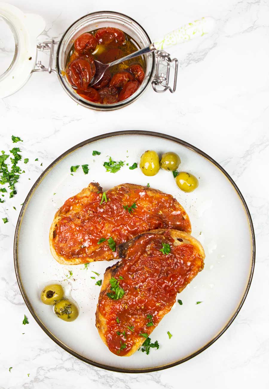 Pan con tomate with oven dried tomatoes