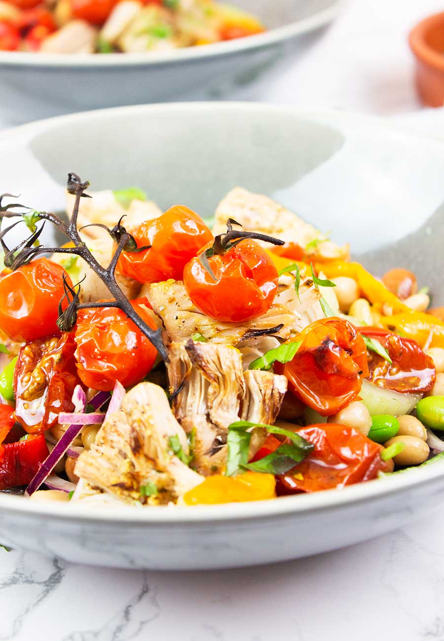 Mediterranean Bean salad with jackfruit