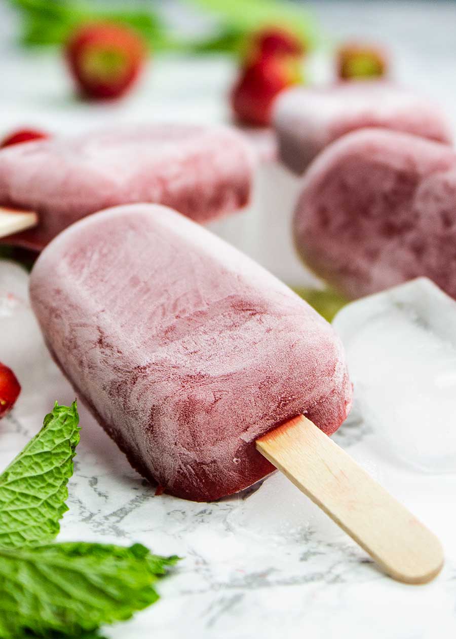 Easy strawberry popsicles recipe