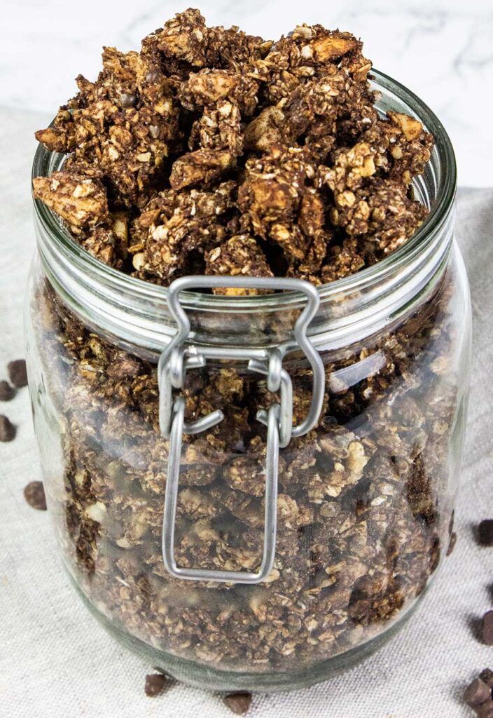 Chocolate granola with hemp seeds