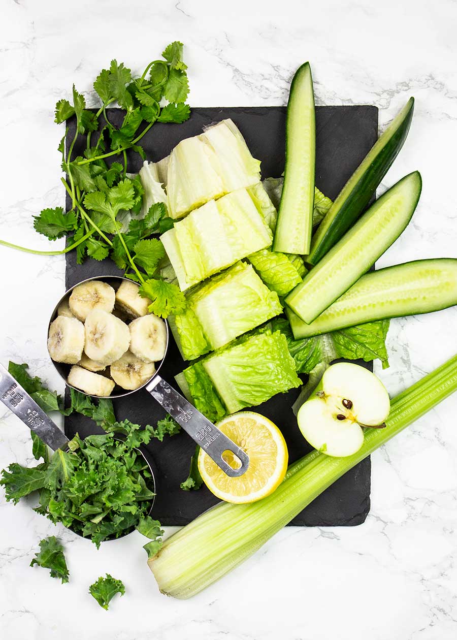 Smoothie bowl green vegetables