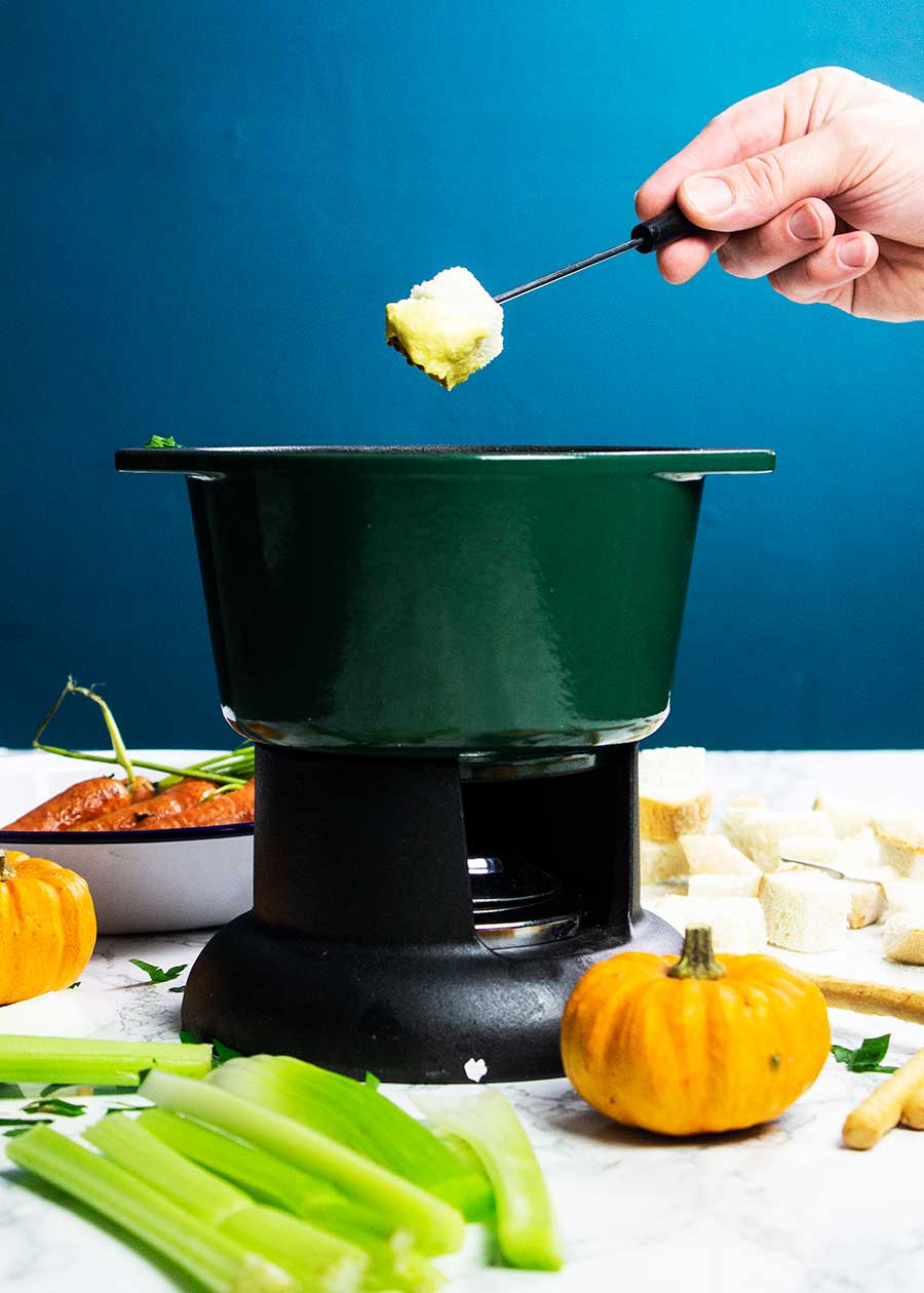 Easy vegan fondue with pumpkin